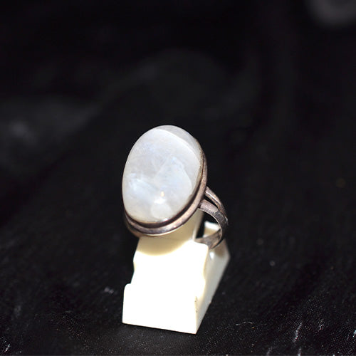 925 Sterling Silver Oval Moonstone Cabochon Ring