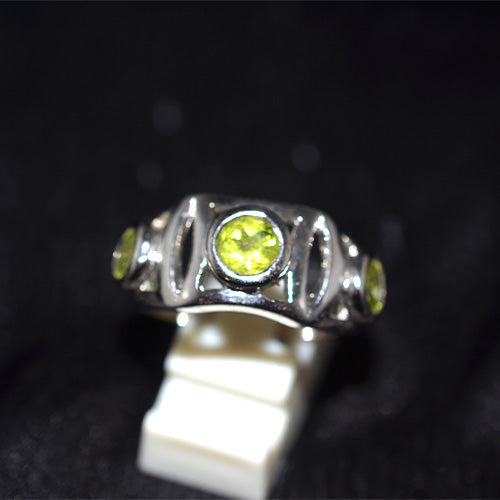 925 Sterling Silver Peridot Three Stone Openwork Ring