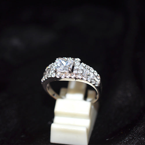 925 Sterling Silver Halo Princess Cut Cubic Zirconia Ring