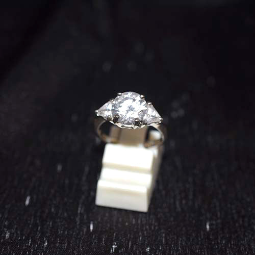 925 Sterling Silver Cubic Zirconia Pear Solitaire Ring