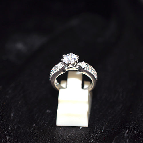 925 Sterling Silver Cubic Zirconia Split Shank Ring
