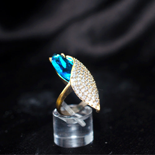 6 Carat Gold Plated Blue Marquise Leaf Design Ring