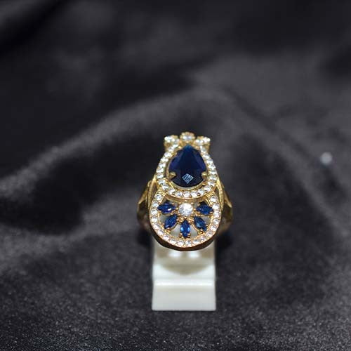 6 Carat Gold Plated Blue Sapphire Teardrop Motif Ring