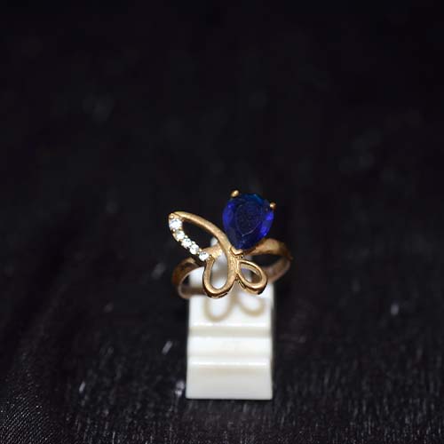 6 Carat Gold Plated Blue Sapphire Bow Design Ring