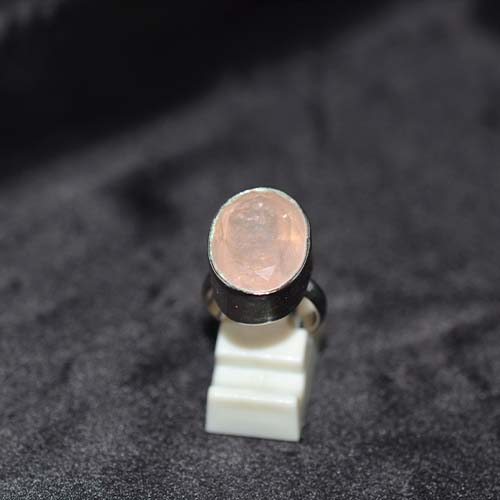 925 Sterling Silver Rose Quartz Oval Solitaire Ring