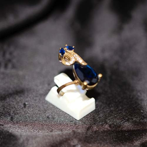 6 Carat Gold Plated Blue Sapphire Artistic Teardrop Ring