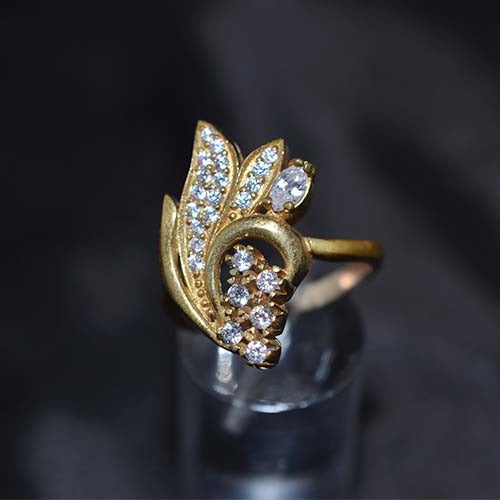 6 Carat Gold Plated White Crystal Leaf Motif Ring