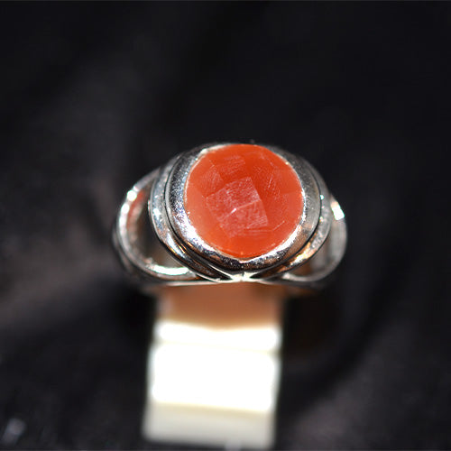 925 Sterling Silver Round Carnelian Ring with Split Shank Design