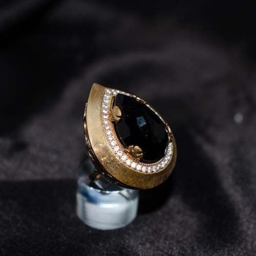 6 Carat Gold Plated Black Onyx Teardrop Ring