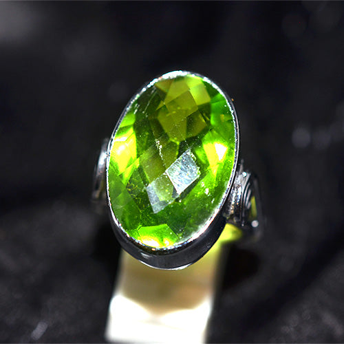 925 Sterling Silver Oval Faceted Peridot Ring with Scroll Motif Shank