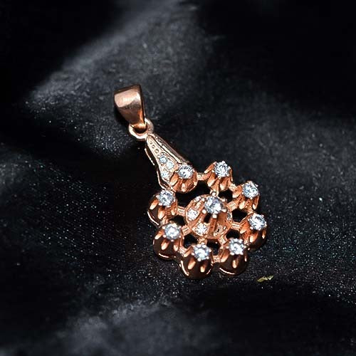 6 Carat Gold Plated Floral Cluster Pendant