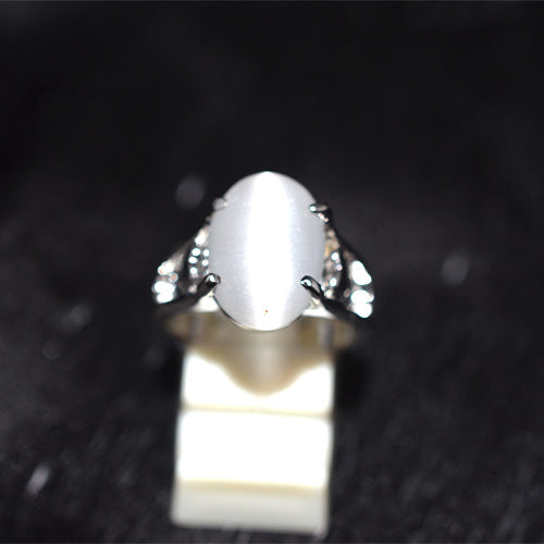 925 Sterling Silver Oval Cats Eye Ring with Heart Motif Shank