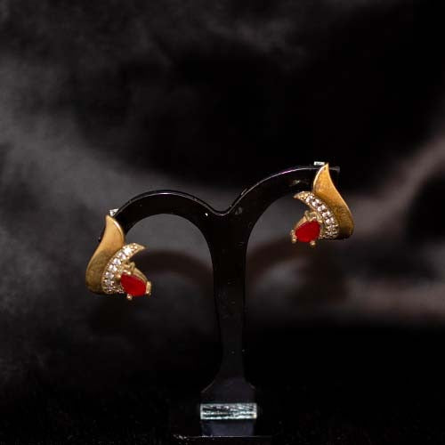6 Carat Gold Plated Matte Fan Earrings with Red Stone