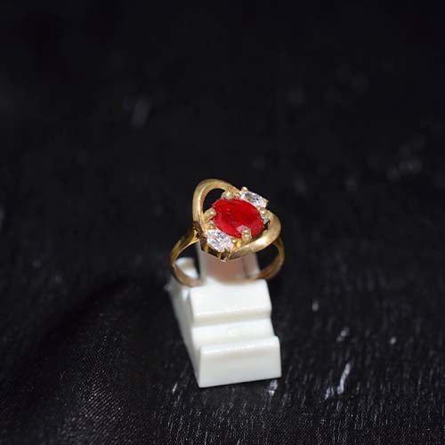 6 Carat Gold Plated Red Oval Floral Ring