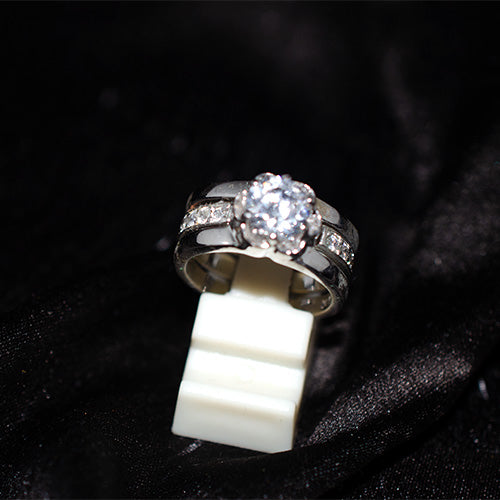 925 Sterling Silver Cubic Zirconia Wide Band Solitaire Ring