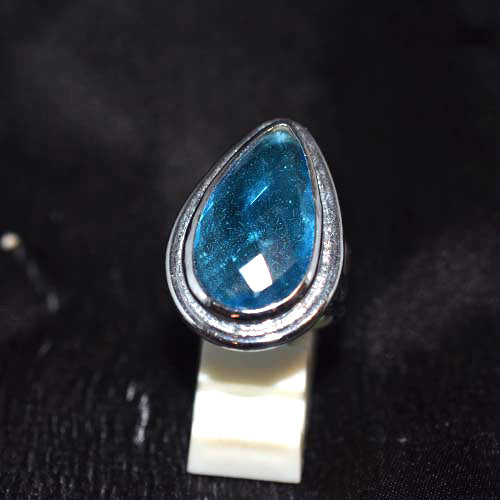 925 Sterling Silver Pear-Cut Blue Quartz Tiered Bezel Ring