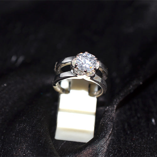 925 Sterling Silver Cubic Zirconia Floral Solitaire Ring