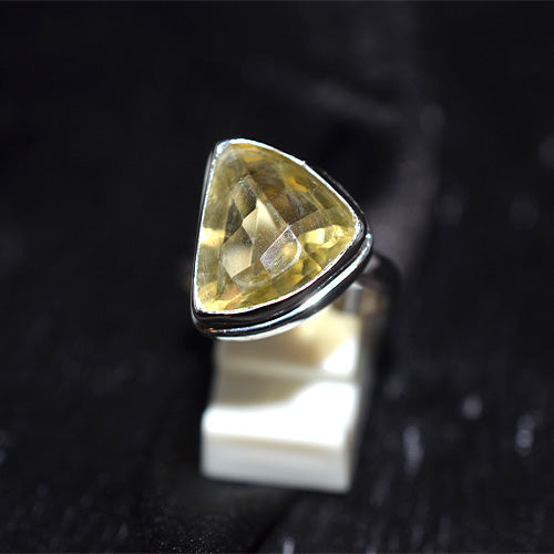 925 Sterling Silver Trillion Cut Lemon Quartz Bezel Ring