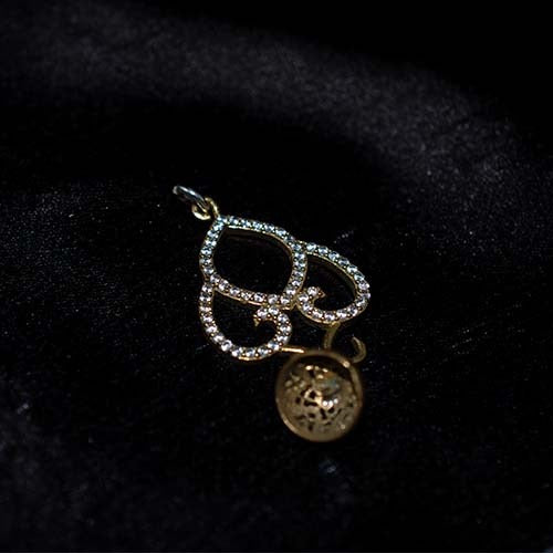 6 Carat Gold Plated Double Heart Openwork Crystal Pendant