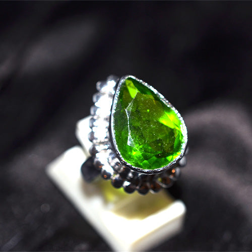 925 Sterling Silver Pear Peridot Scalloped Turkish Ring
