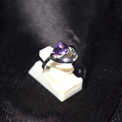 925 Sterling Silver Amethyst Heart Modern Design Ring