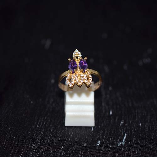6 Carat Gold Plated Purple Marquis Floral Motif Ring