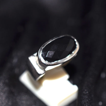 925 Sterling Silver Oval Black Onyx Stepped Shoulder Ring