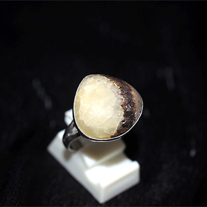 925 Sterling Silver Trillion Cut Bicolor Agate Ring