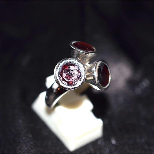 925 Sterling Silver Garnet Three Stone Tripod Ring