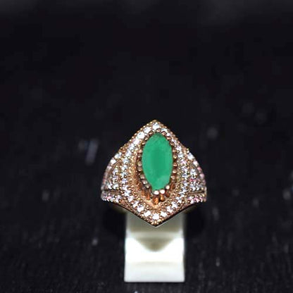 6 Carat Gold Plated Green Onyx Oval Motif Ring