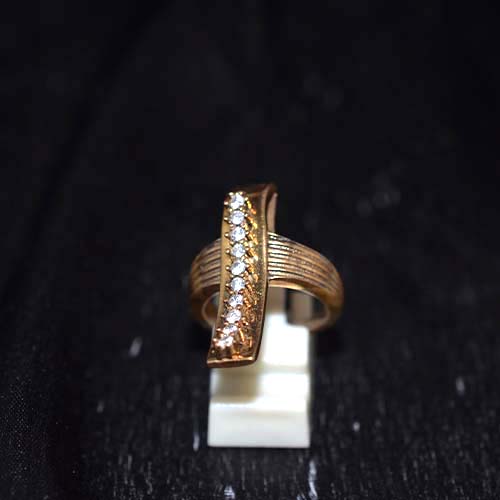 6 Carat Gold Plated White Zirconia Crossover Band Ring