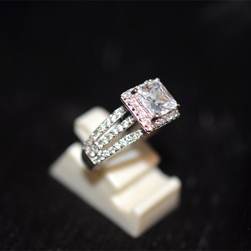 925 Sterling Silver Princess Cut Cubic Zirconia Halo Split Shank Ring