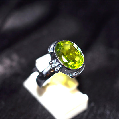 925 Sterling Silver Oval Peridot Solitaire Ring