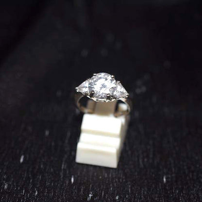 925 Sterling Silver Cubic Zirconia Pear Solitaire Ring