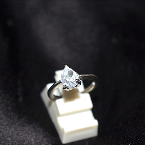 925 Sterling Silver Pear Cut Cubic Zirconia Solitaire Ring