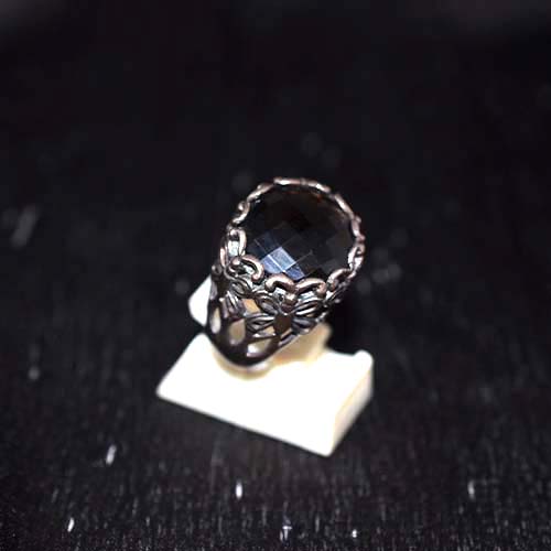 925 Sterling Silver Faceted Black Gemstone Ring with Floral Cutout Band