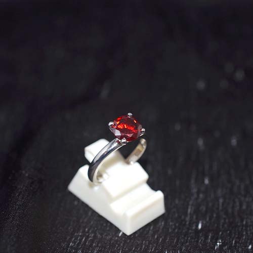 925 Sterling Silver Red Crystal Solitaire Ring
