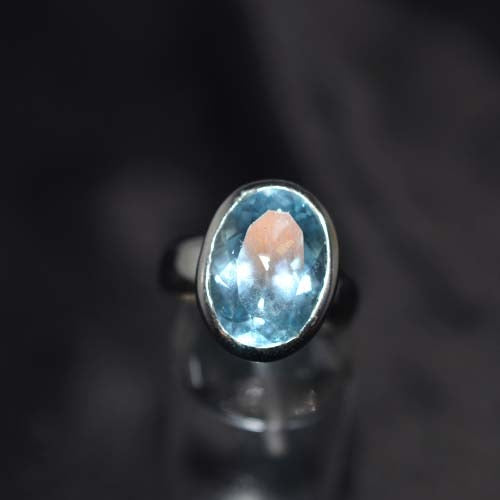 925 Sterling Silver Blue Topaz Oval Solitaire Ring