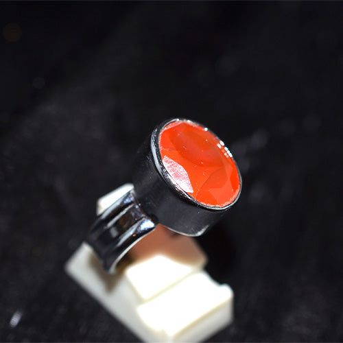 925 Sterling Silver Oval Faceted Carnelian Ring with Ribbed Shank