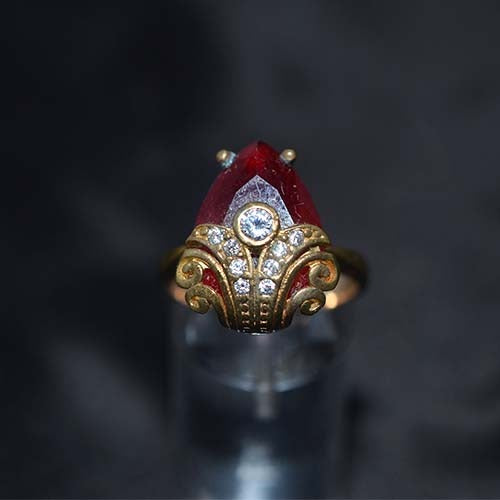 6 Carat Gold Plated Red and White Teardrop Baroque Ring