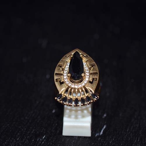 6 Carat Gold Plated Black Onyx Fan Motif Ring