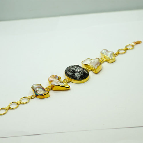 6 Carat Gold Plated Black Gemstone and Pearl Link Bracelet