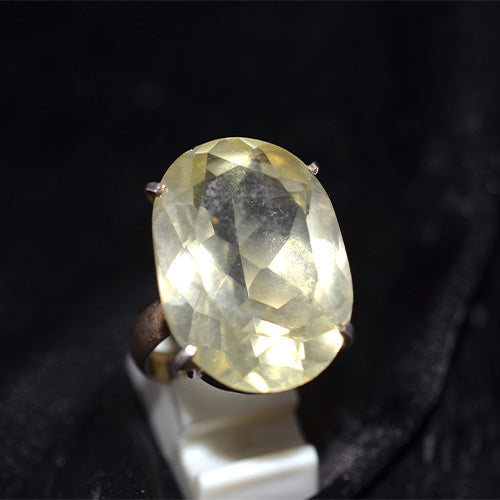 925 Sterling Silver Large Oval Lemon Quartz Solitaire Ring
