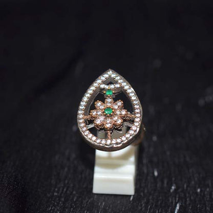 6 Carat Gold Plated Green and White Floral Teardrop Ring