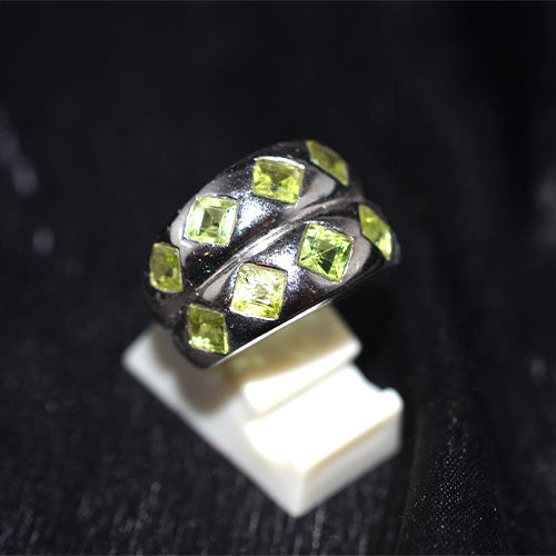 925 Sterling Silver Peridot Checkered Pattern Dome Ring