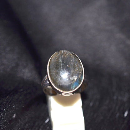 925 Sterling Silver Oval Labradorite Ring with Split Shank