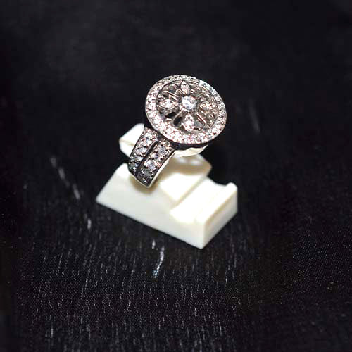 925 Sterling Silver Cubic Zirconia Filigree Medallion Ring