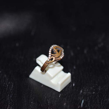 6 Carat Gold Plated Leaf Motif Cubic Zirconia Ring