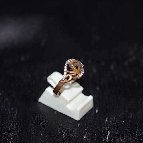 6 Carat Gold Plated Leaf Motif Cubic Zirconia Ring