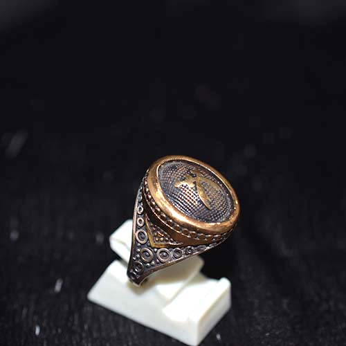 925 Sterling Silver Two-Tone Crossed Scimitars Ring with Circle Pattern Band